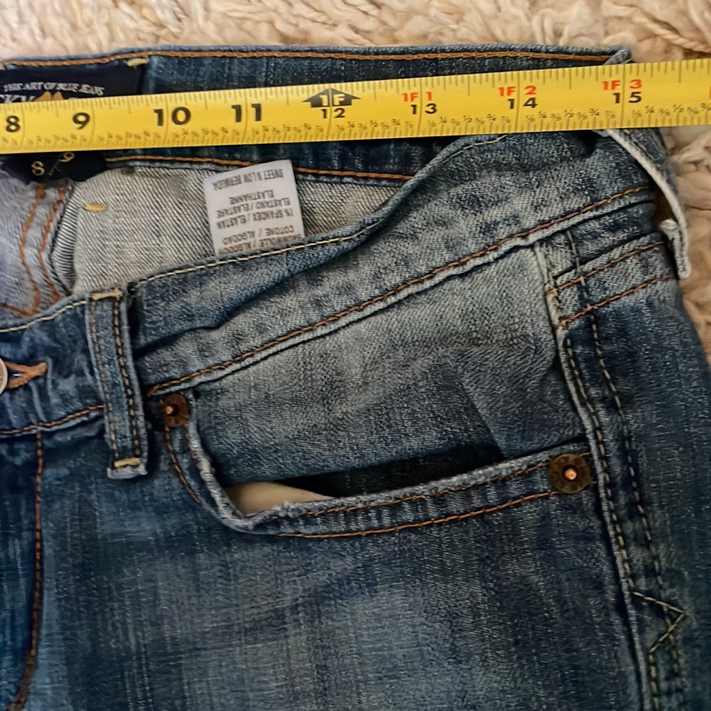 Lucky Brand 🍀 Sweet-N-Low Loose Raw Hem Denim Bermuda Shorts, Size 8/29 - Picture 8 of 16